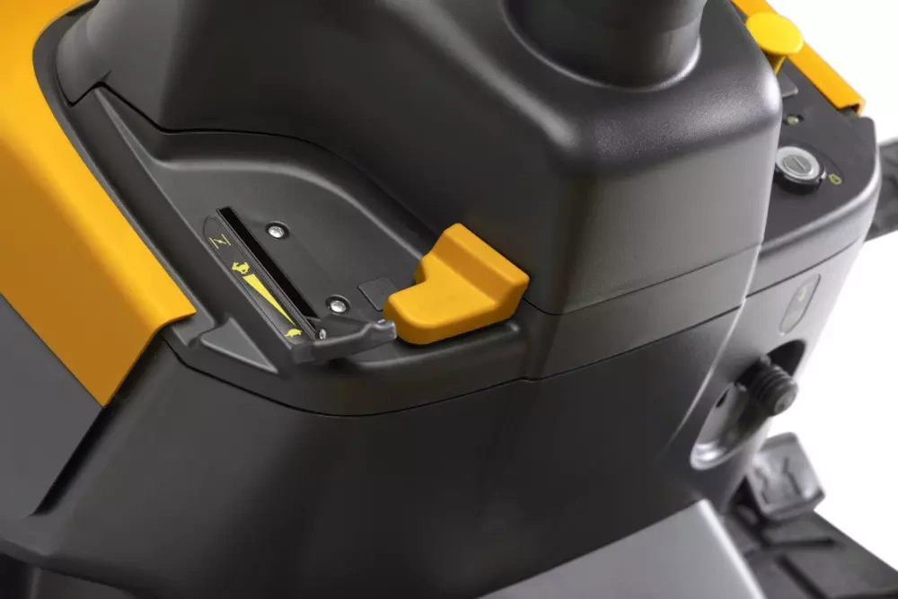 Traktor ogrodowy Stiga Estate 598W + PŁUG + ŁAŃCUCHY