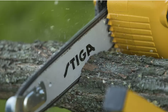 Pilarka akumulatorowa STIGA  CS 100e 4.0 Ah Zestaw